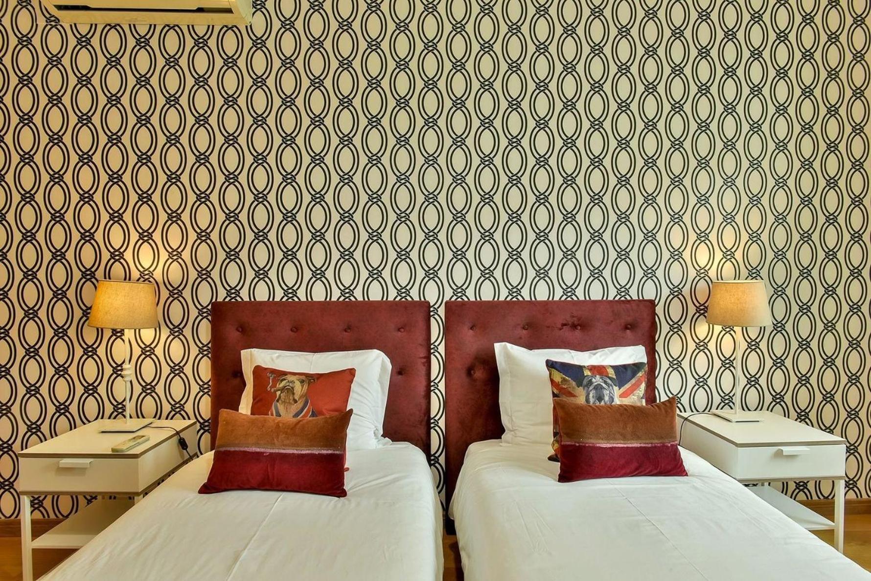 Studio Fuer 9 Personen Und 1 Kind In Lissabon, Regio De Costa De - B58348 Lisbon